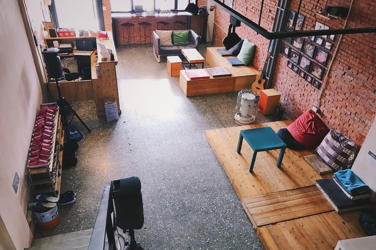 62巷背包客棧 Lane62 Hostel Longjing Экстерьер фото