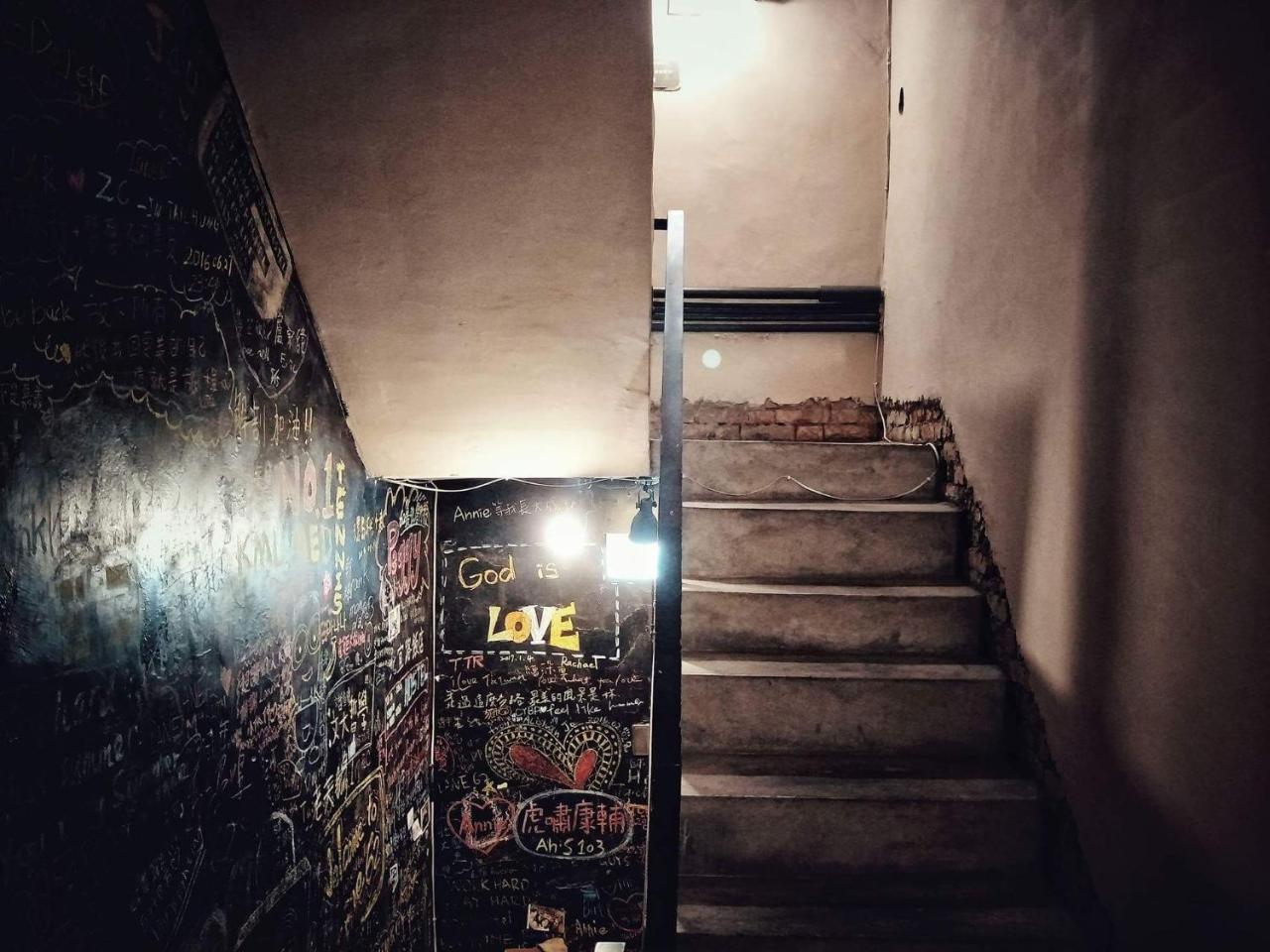 62巷背包客棧 Lane62 Hostel Longjing Экстерьер фото